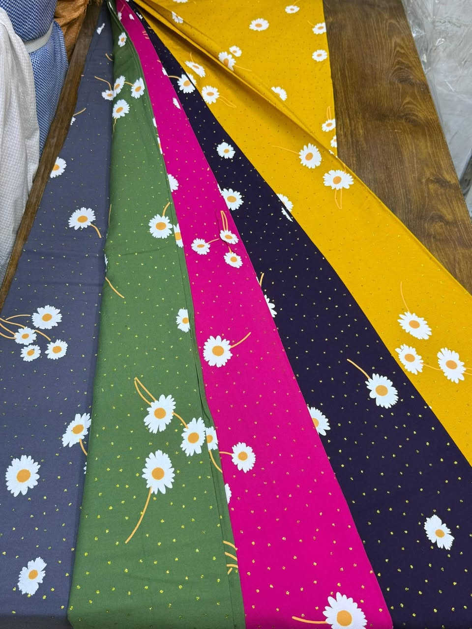 جديد لؤلؤة الغيث😁😁
كشمير ايطالي لكر خامه ثقيله😎😎
البيع جمله فقط💵💵💸
العنوان شورجه سوق الصفافير سوق المراديه
علي طعيمة
هاتف ***********
