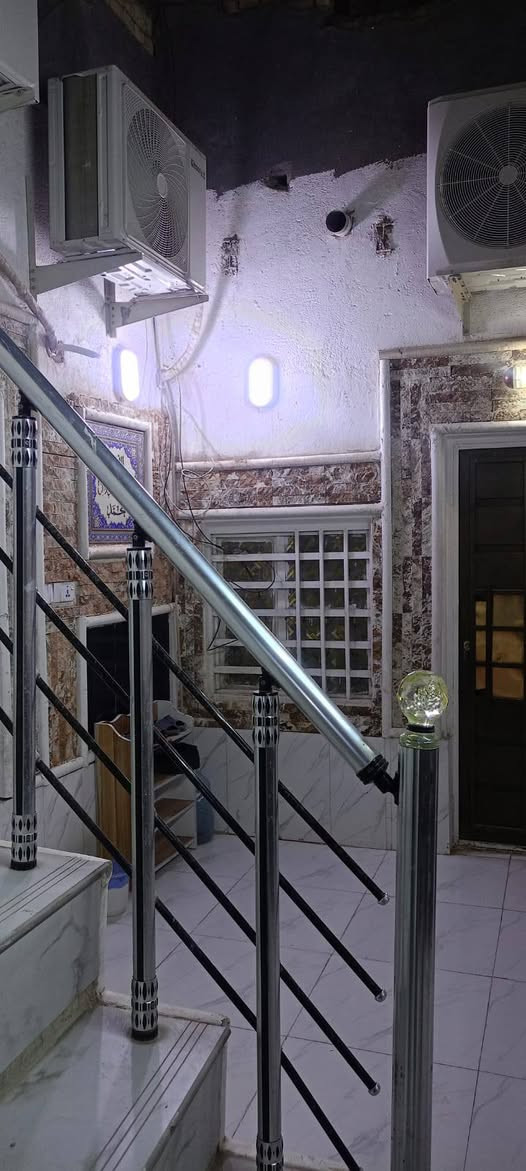 بيت للبيع المساحة 100م خلفي 

طابقين عكاده 

المكان شارع 30 على الشارع الرئيسي السايدين 30 

السعر 110

***********
***********

