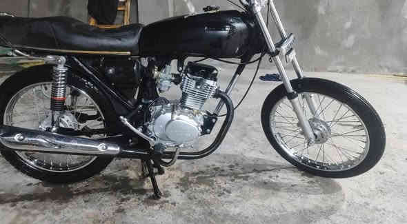 سلام عليكم دراجه اربعه كير للبيع كلك كلك تعمير محرك 25دراجه نضيفه لسعر 650وبيها مجال مكاني شيخ سعد لشراي يتصل‏‪0786 074 5034‬‏
