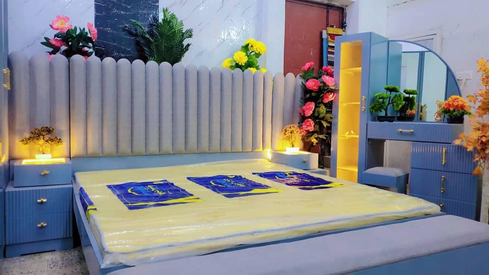 🔥👑 فخامة تستحقها… وسعر ما يتكرر! 👑🔥

استمتع بأقوى عروض غرف النوم الملكي بتصميم فاخر وجودة درجة أولى بسعر المصنع 💥

💰 السعر: 340,000 ريال فقط

✨ مواصفات ترفع قيمة غرفتك:
✔️ خشب ماليزي أصلي أبو 9
✔️ MDF سماكة 12 و15
✔️ دهان ناري حراري مقاوم للخدوش
✔️ متانة عالية مع إمكانية الفك والتركيب حتى 20 مرة

📦 الغرفة مكونة من 5 قطع:
🚪 دولاب كبير 240×220 عمق 50
🛏️ سرير مقاس 180×190
🪞 تسريحة أنيقة
🗄️ 2 كمدينو

🚚 جاهز للشحن لجميع المحافظات

📍 العنوان: صنعاء – سعوان | الدائري | الحصبة

📞 للتواصل والاستفسار:
770743754 | 784500796
واتس مباشره https://wa.me/967784500796
✨ إبداعنا يدوم… والعروض ما تدوم!
احجز الآن قبل نفاد الكمية 👑🔥

#غرف_نوم #غرف_نوم_ملكي #عروض_الموسم #أثاث #صنعاء #بسعر_المصنع


**إذا كنت صاحب هذا الإعلان وتريد حذفه لأي سبب، رجاءا أرسل رسالة إلى الدعم الفني**