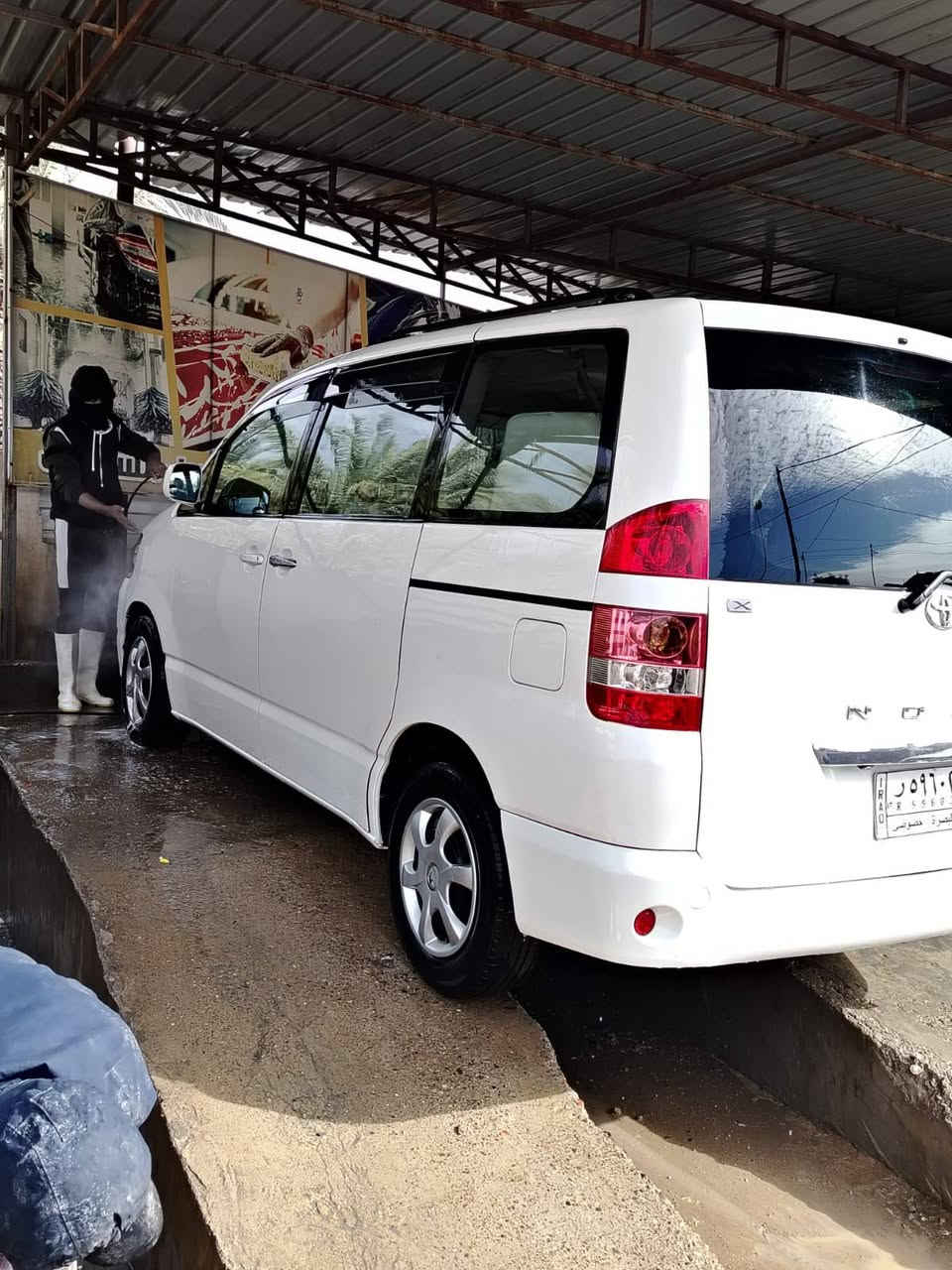 للبيع سيارة تيوتا نوها – لون أبيض موديل 2004
السيارة مكفوله كفالة عامة تخم تاير جديد تبريد وتدفئة  ومناسبة للاستخدام العائلي 
مريحة وواسعة واقتصادية في الاستهلاك
مشروع وطني بأسمي تحويل مباشر السنويه للـ 2027 
الفحص متاح للجادين
السعر 95 فقط وبيه مجال
للأستفسار [ *********** ]
