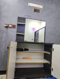 للبيع غرفة اخشاب مع سرير السعر 250 07702454838 عنوان الدوره