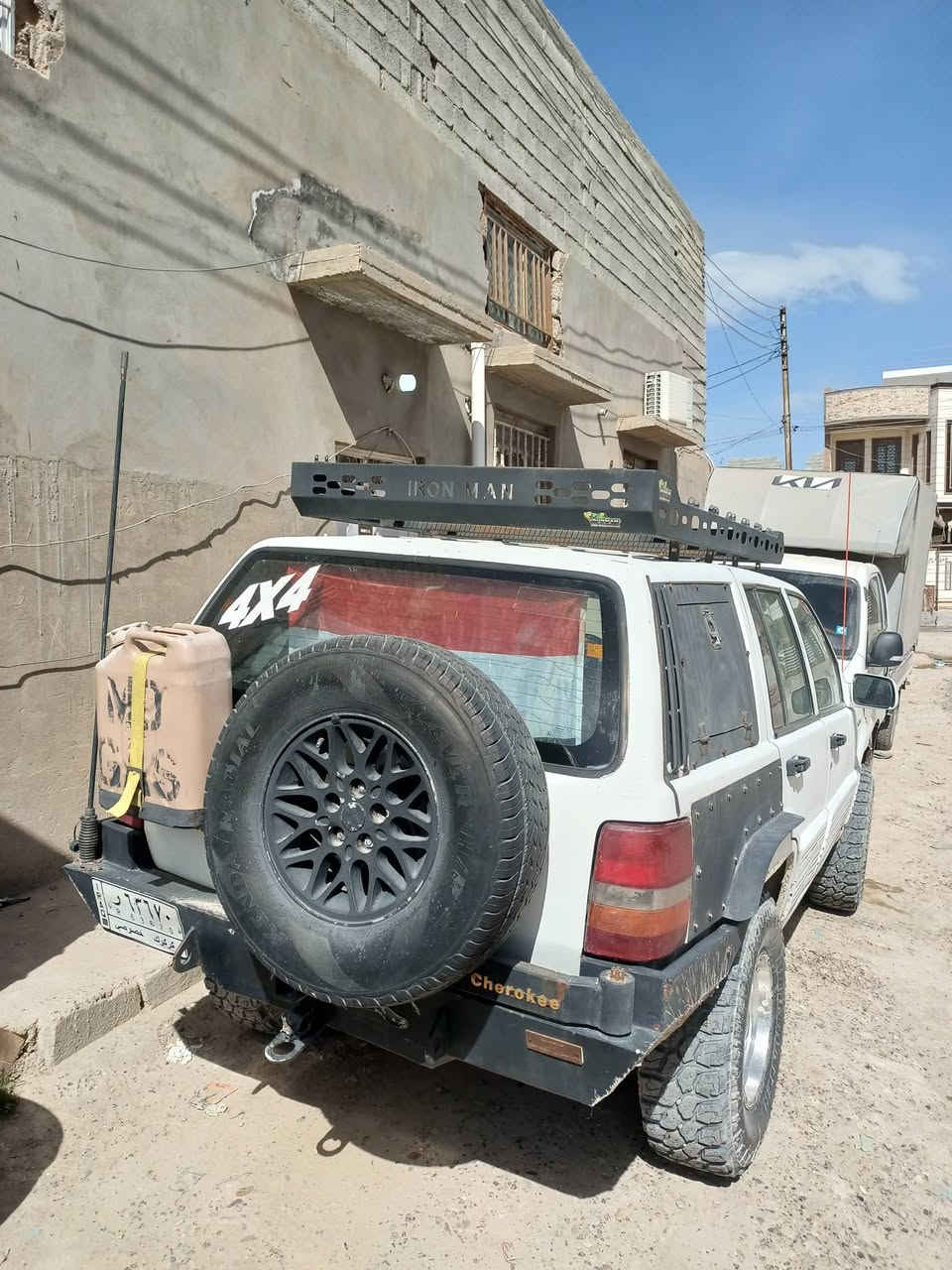 من رخصه الادمن السلام عليكم جيب شيروكي موديل 1993 رقم كركوك تحويل ثاني يوم الداخل بيجي دوشمه جديده ارضيه وكشانه كير ومكينه بلاديه خير من الله السعر 42ورقه وبيهه مجال مكان السياره صلاح الدين سامراء رقم الهاتف ***********
