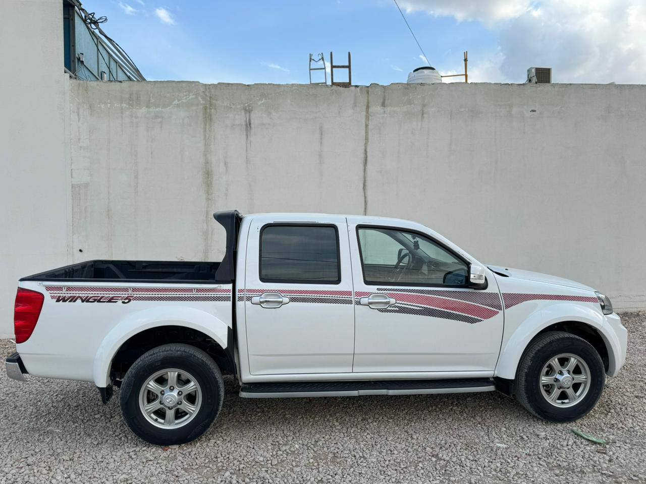 سلام عليكم
كريت ويل للبيع  موديل 25
كفاله عامه  رقم قادسيه 
ماشيه ٤٢ ألف 
السياره جاهزه من كلشي 
مكاني 
النجف مقابل قريه الغدير 
السعر 150  
***********
