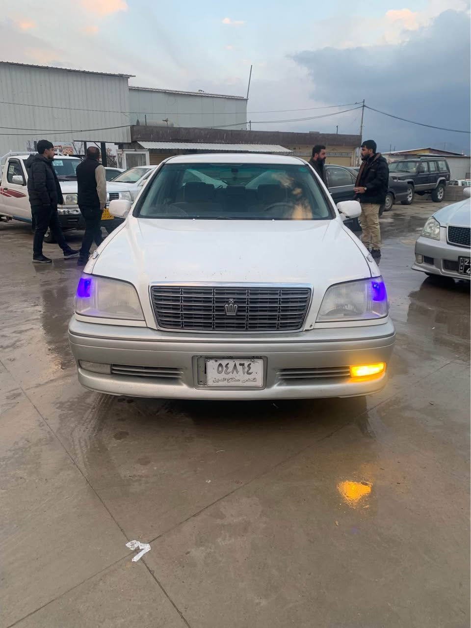 تويوتا مه ليكه مووس مووس
مؤديل ٢٠٠٢
مه كينه (d4) مه كينه بچوك
بيده عمو ليدراو 
گيرو مه كينه كاره بايي به شه رت
ته بريدو گه رمي به شه رت
ته قه و ره قه به شه رت
٤ تايه ي تازه
سعري كؤتايي ٤٥ گه لايه 
ژ.م /***********
ژ.م/*********** السليمانية, العراق
