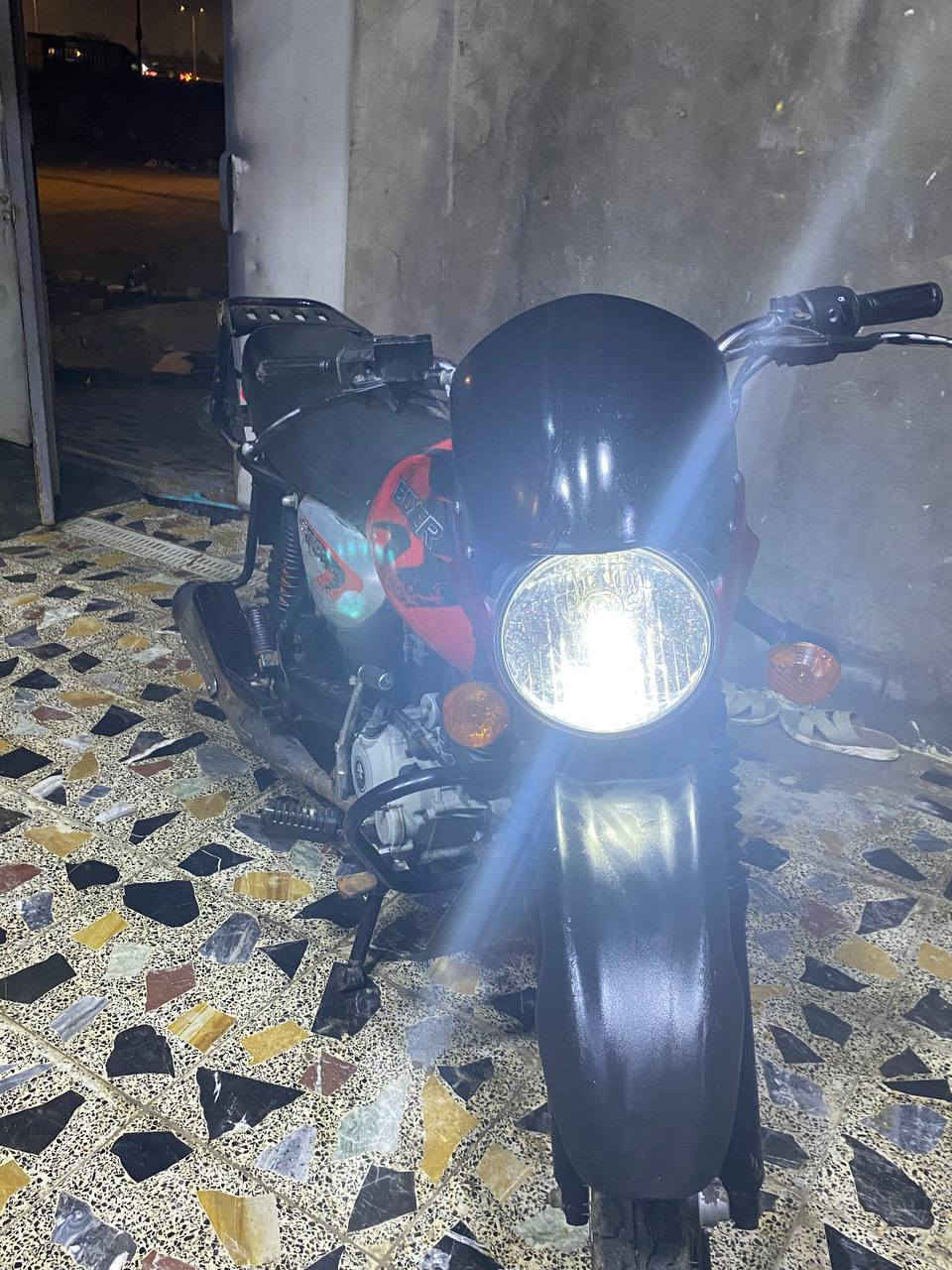 يا الله 
سلام عليكم بوكسر رقم تحويل ثاني يوم 
مديل 23 جبلي العاليه دراجه تخبل 
بيها بدايه خيط تبخير كلش كلش خفيف
السعر 1700 مليون وسبع ميه وبيها مجال بسيط
عنواني البصره المعقل وخادمكم ما متواجد ع الفيس ولا ع الخاص 
هذا رقمي عندي واتساب ***********
