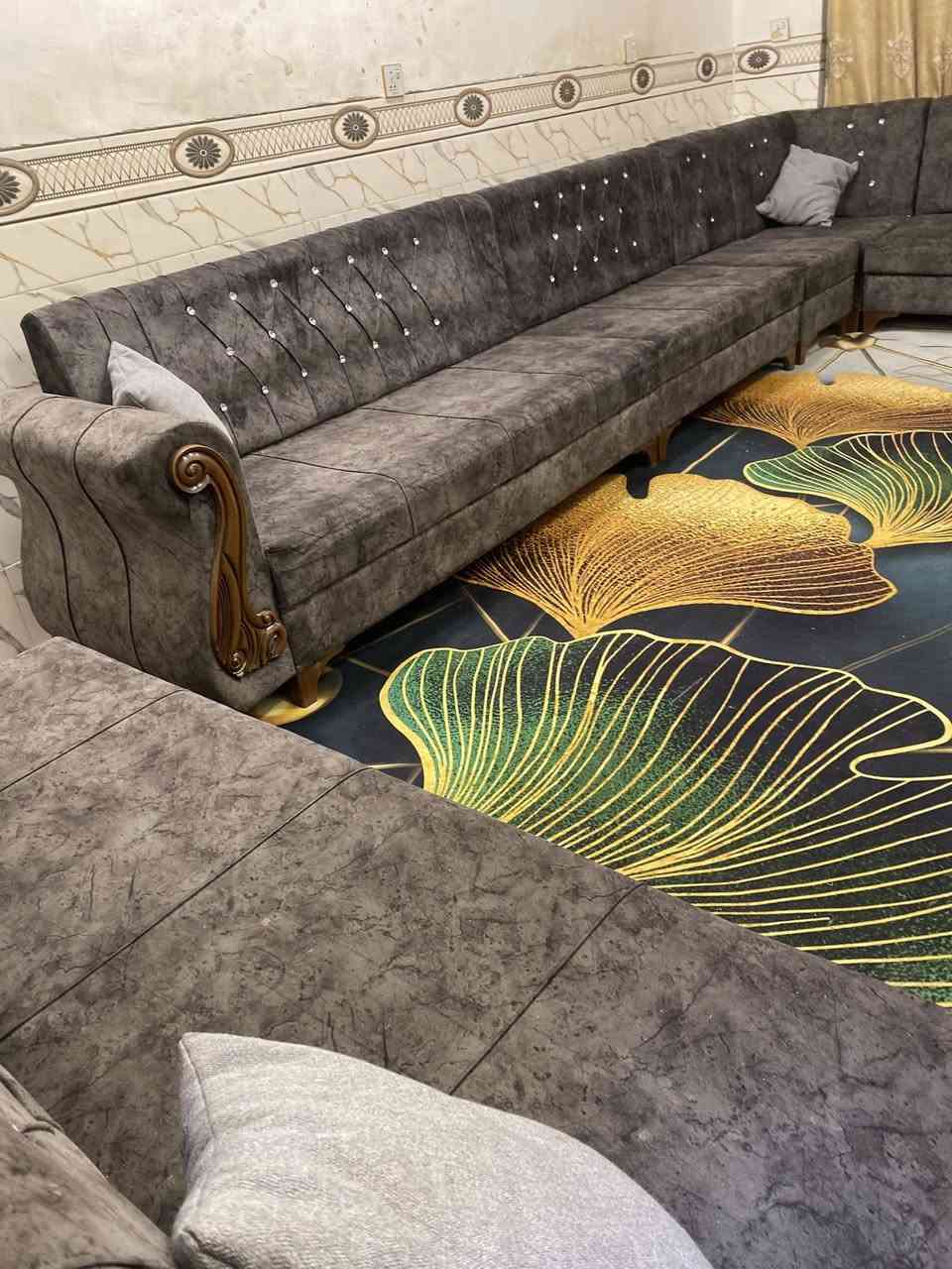 ديوان 20 مقعد اي ضرر مابي نضيف السعر 525 وبي مجال المكان كربلاء ***********
