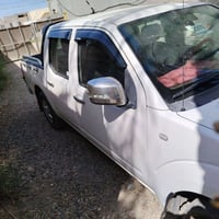نيسان نيفاره • ٢٠٠٩ • كير عادي