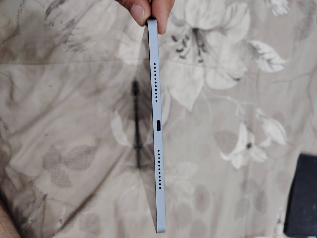 هواوي ميت باد 11.5 جهاز نضيف فقط مبدل شاشه شرط وكالة اصليه بضمان بي بعض الشخوط في الشاصي ولكن ما مأثر جهاز قوي ومرتب احدث نضام بي من هواوي بطاريتة وغراضه كلهن علبلاد مفولات مكاني (بغداد الشعب )(السعر~~ 180 الف ) للعلم الجديد حاليا ب 350 الف   رقم للتواصل ***********
