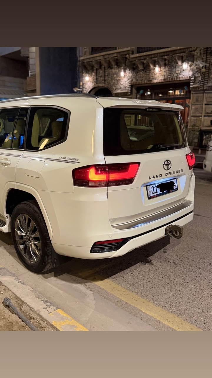 السلام عليكم لاندكروز ٢٠٢٣ ساز 
تطبيق ٣ شاشات Gxr 
ماشية ٣٣ الف كيلو 
رقم سليمانيه 
السياره مكفوله كفالة عامة عده ملاحظه بسيطة 
السعر ٦٤٨$ وماكو هيج سعر بلسوك كله 
***********
مكاني بغداد الدورة بغداد, العراق
