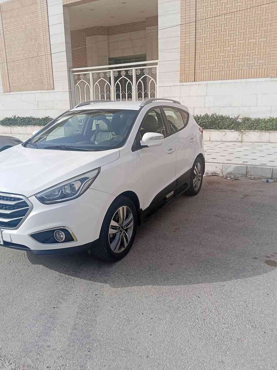 السلام عليكم 
توكسان موديل  14شكل 15 محرك 2400 دوش مكفوله من حادث والصبغ رقم الهاتف ***********
