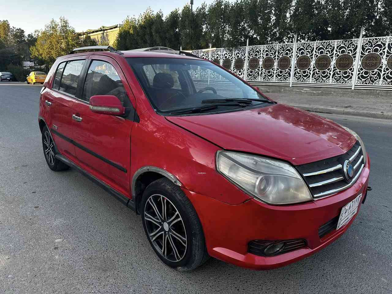 ***********
جيلي MK 2013 رقم بغداد تحويل مباشر مشروع وطني سعرها 33ورقة سياره مكينة وكير حداديه بالنايلون صبغ جاملغ خلفي وباب خلف سايق والباقي كلها بلاد على شركة  مكان السيارة الصليخ ال ٦٠٠ للاستفسار هذة رقمي ***********
