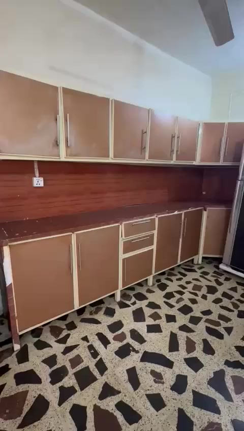 كاونتر مترين ونص مع ملحق مع زاوية مع سنك متر ونص مرمر
السعر 400 الف
العنوان المفرق فلكة نهوده
***********
