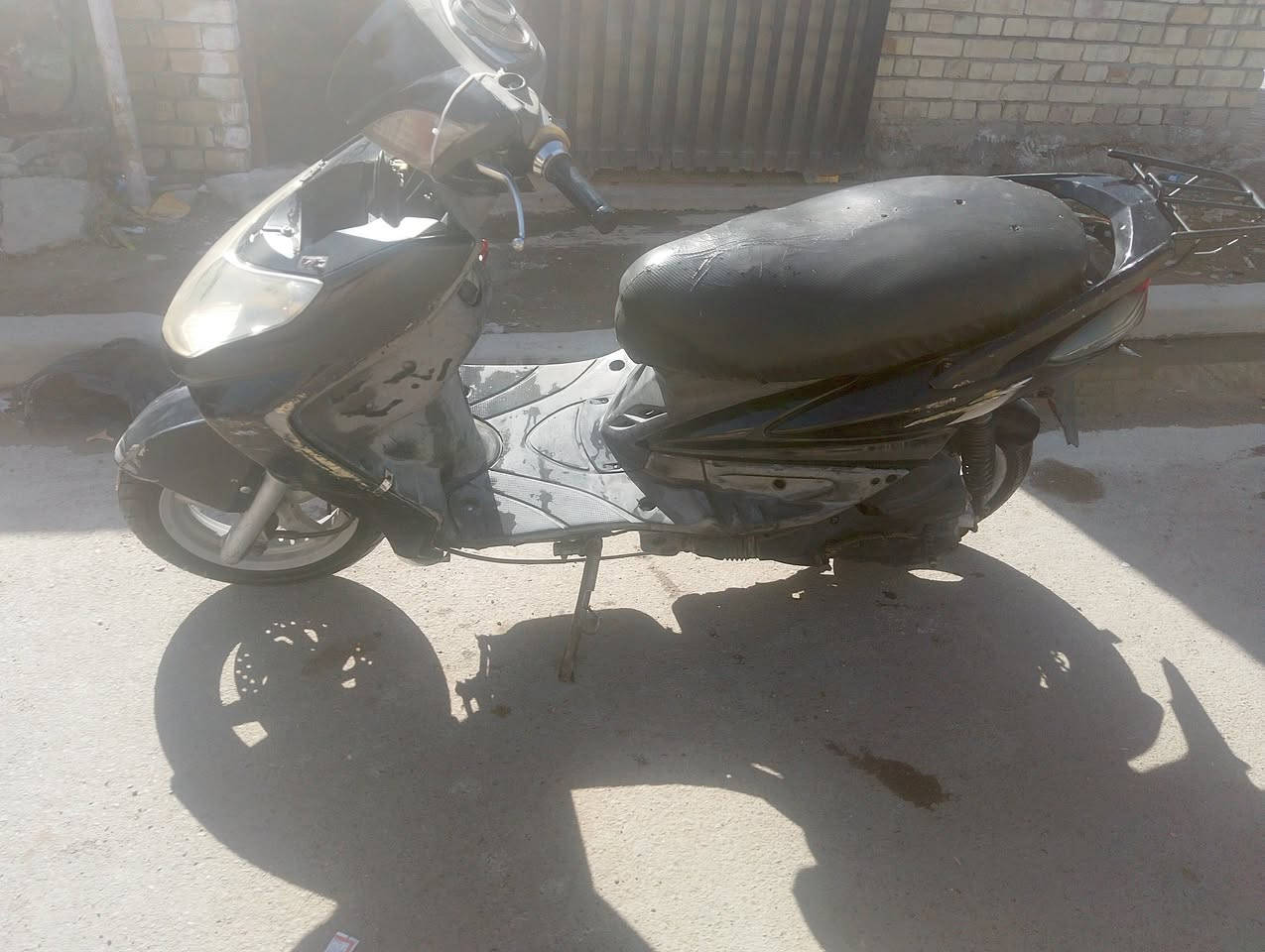 السلام عليكم شباب دراجه سكنس فحل نوزل خطين مكينه خرسه ممفتوحه نكره بكل وكت نواقصهه كلوبات اشاير و الكفرات تعبانات شوي مكاني بغداد البياع سعر 450 الف رقمي للتواصل *********** متواجد بكل وكت
