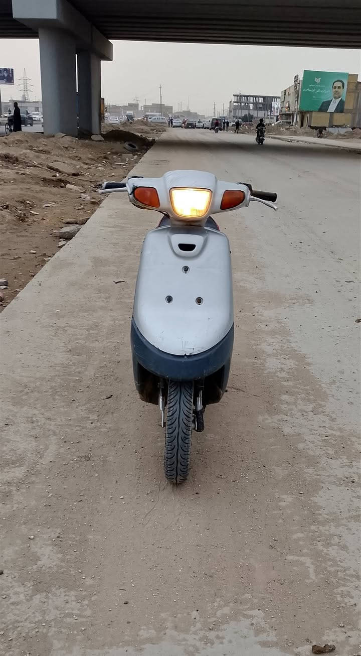 بتره فحل خطين دراجه نضيفه وجاهزه مكينه ناعمه تخبل شلعه ومشي خير من الله كهربائيات شغاله من الطول للطول سلف هندر لايت بك لايت اشاير هورن قفل جنطه قفل سكان دبلات كله شغال دراجه مال جناي كلش نضيفه وجاهزه السعر 275 مكاني ناصريه ***********
