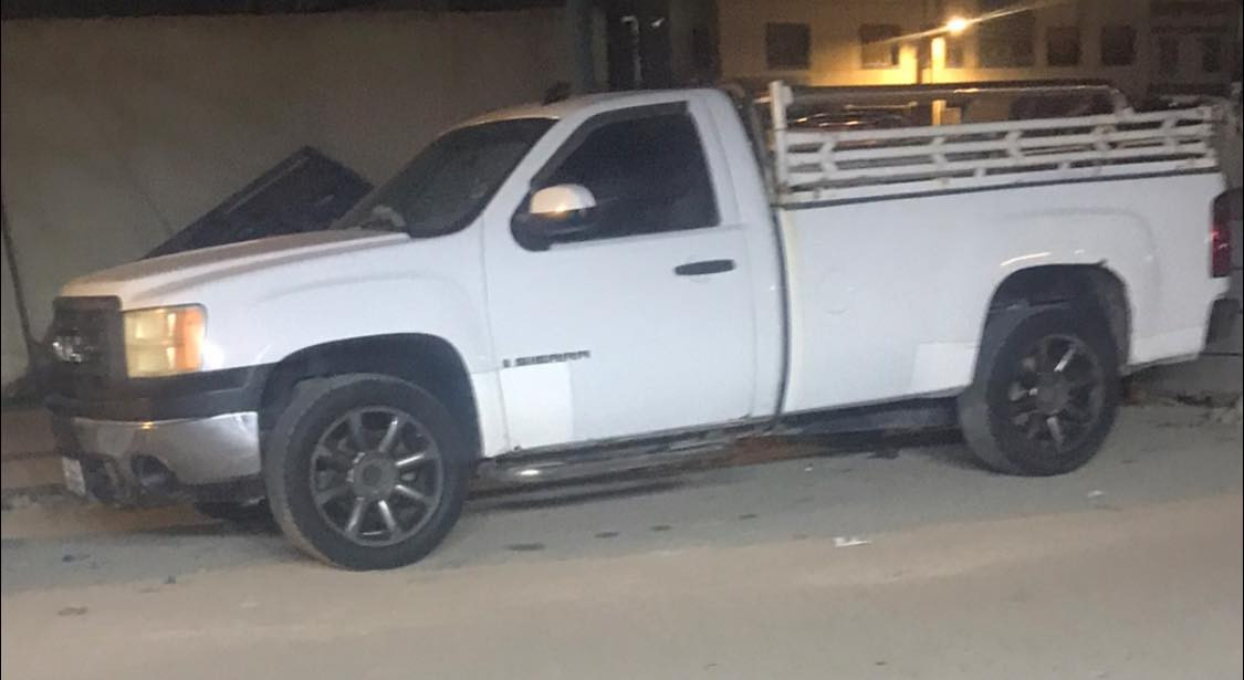 سلام عليكم سياره (GMC)سيرا موديل2008 تك قماره بدي طويل سنويه بسمي كير مكينه جدد تبريد شغال بس بي ليك تايرات جدد حجم المكينه5300 (v8) العنوان البصره الحكيميه السعر 100 وبيه مجال بسيط حك الجيه رقم الهاتف بس واتساب ***********
