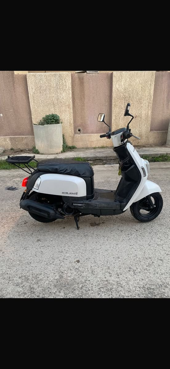 مكلف بل نشر رقم صاحبها ***********
دراجه رمبه جديده لوك نزلها بمليون وربع ول وصل موجود 

دراجه بلاد من طول لطول خرسه (دراجه نوزل)
