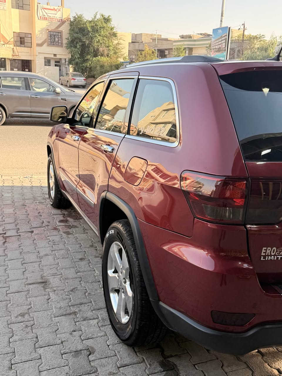 سلام عليكم 
جيب 2013 فول فول 
بيها فقط بخ جوه تريشه باب خلف السكن ٢٠س
كير محرك كله شرط لا فتح ولا تبديل 
سعر ١٨٥بيها مجال بسيط
مكاني كركوك 
*********** كركوك, العراق
