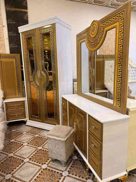 🚨 انطلقت أقوى تخفيضاتنا على موديل الأقواس – فخامة بسعر ولا أروع! 
بلنقد والاقساط

📉 من 2,450,000 دينار عراقي
🔥 إلى 1,950,000 دينار فقط
💥 فرق 500 ألف دينار خلال 6 أيام بس!

✔️ موديل الأقواس – نجارة عراقية 100%
متوفر ضمن وجبة الدرجة الأولى ووجبة الأصباغ (البوية)

✨ تفاصيل الطقم (10 قطع):
• كنتور بطول 330 سم + ملحق 430 سم – ارتفاع 250 سم
• تصنيع داخلي: صاج طبيعي 4 ملم
• وجه الكنتور: MDF سماكة 12 ملم
• الضهر: چرچوبة شد برغي
• القاعدة الأرضية: بلوك صاج
• أبواب نرمادة شريطية
• التقطيع الداخلي: حسب رغبتك
• سكك سلايت – تقطيع بلوك بورد
• الشازون: خزان + طابورية إضافية
• سرير 6 أرجل من بلوك بلاويد
• لون الدوشمة حسب اختيارك
• تصميم فريد بمسكات مختلفة عن باقي الموديلات

🚛 توصيل وتركيب لكافة محافظات العراق بكروه
🛠 صيانة مجانية لمدة سنة كاملة

📍 العنوان: الرمادي التأميم قادسية الاولى
📞 للحجز والاستفسار: ***********

🔹 معرض الجشعمي للأثاث – ثقة محلية بجودة عالية

⏳ الكمية محدودة والعرض ينتهي خلال 6 أيام فقط!
👇 لا تفوّت الفرصة وخلي غرفتك تحچي ذوقك!#الجشعمي الرمادي
