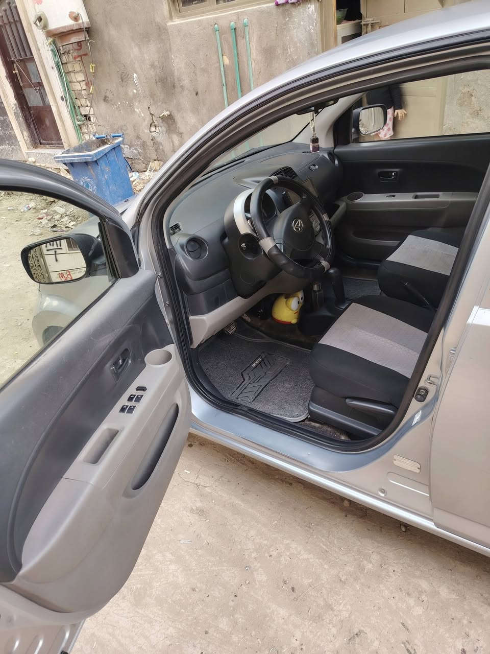 السلام عليكم سياره مال بيت ديهاستو مديل 2006 بسمي تحويل ثاني يوم مابيهه ضربه بس طخطخات بصيطه كير مكينه صدر امامي خلفي تخم تاير كله جديد مكاني بغداد رقم تليفون *********** السعر 47 وبيهه مجال
