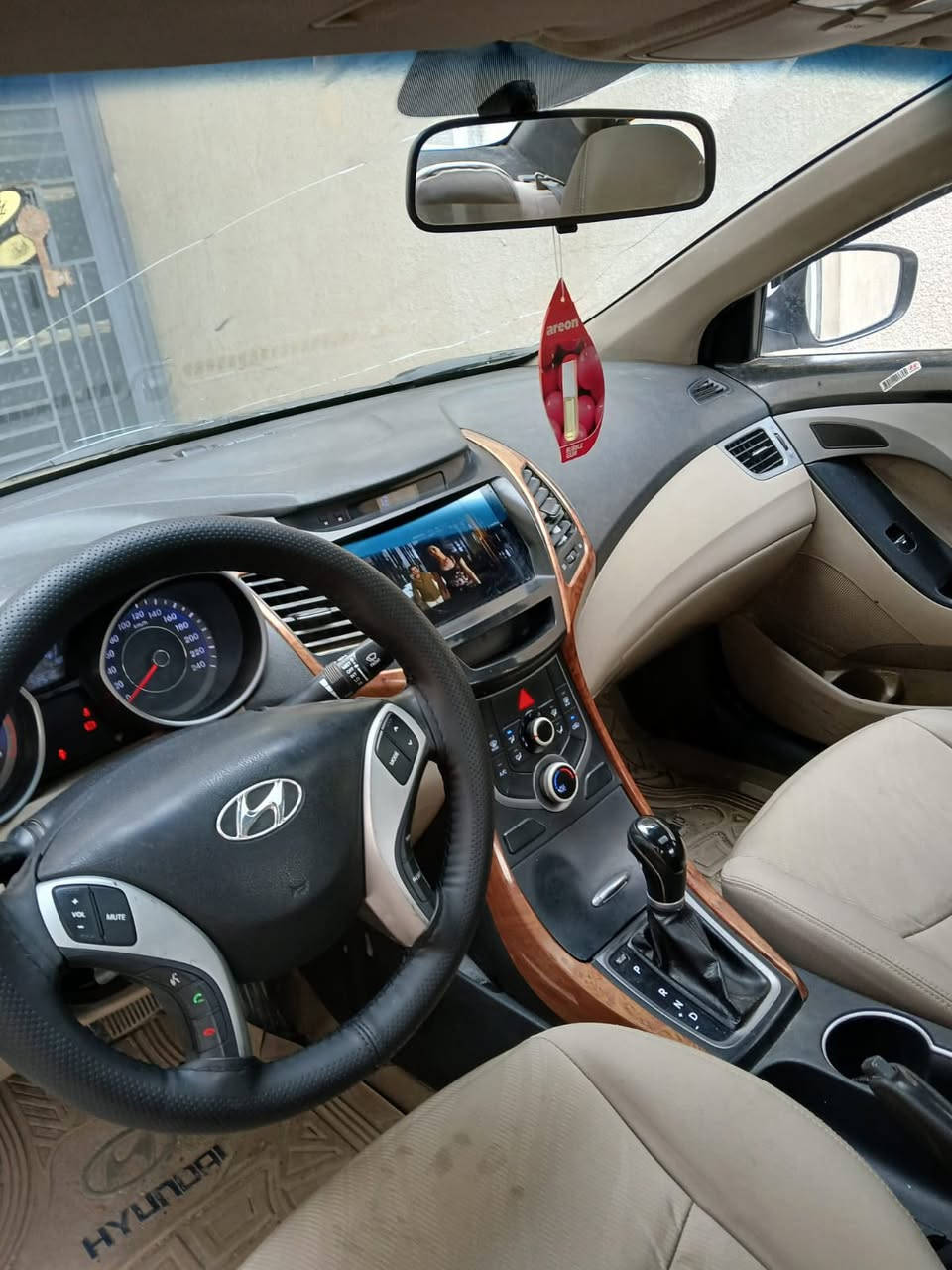 السلام عليكم النترا خليجي مديل 14 فول مواصفات عده البصمه رقم بغداد تحويل مباشر مكينه كير تبريد شرط الفحص جديد حداديه بيها ملاحظات بسيطه سياره جديده صور سونار موجود ب منشور السعر 118 مكاني بصره هذا رقمي *********** واني خادم للطيبين
