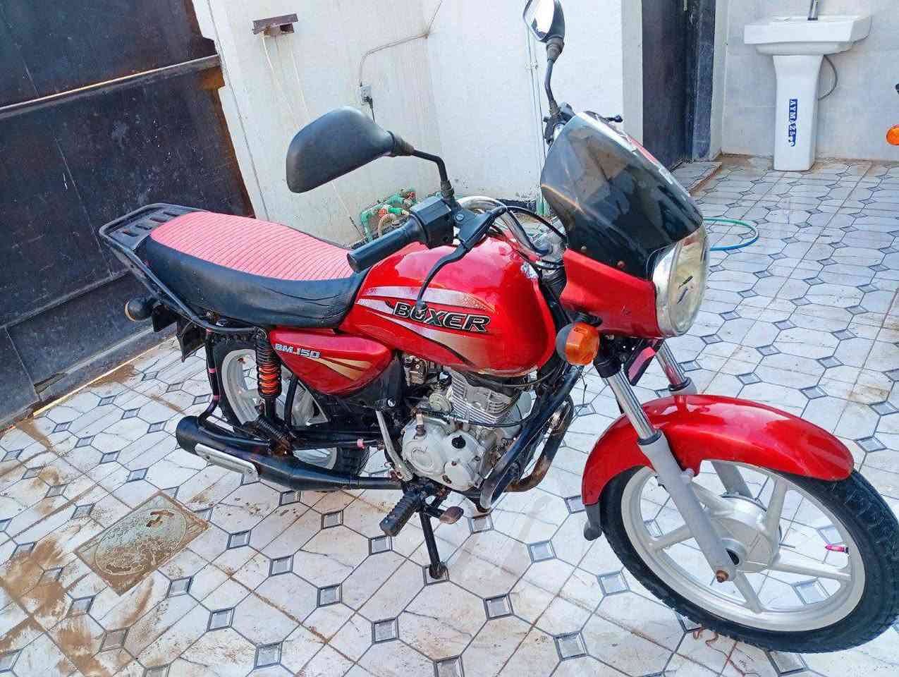 بوكسر مديل 2018 مرقم سنوية الدراجة خير من الله
السعر مليون و150 وبي مجال 
موجود خاص او اتصل على الرقم ***********
