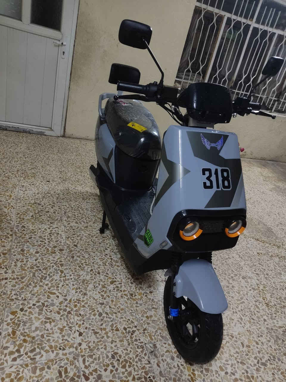 للبيع مطور شحن 318 ABR حديث   زيرو حت الوصل مالتو من اشتريتو موجود مطور بطاريات شرط ملف شرط 3 نمر سرعه 99 دبل أشاير لايت هورن شغال كلو شغال شرط ماشي تقريبن 2500 كيلو بك رجوع R السعر 600 وأبيه مجال حك جيه  مكاني موصل حي عدن  بيع فقط ماراوس


**إذا كنت صاحب هذا الإعلان وتريد حذفه لأي سبب، رجاءا أرسل رسالة إلى الدعم الفني**