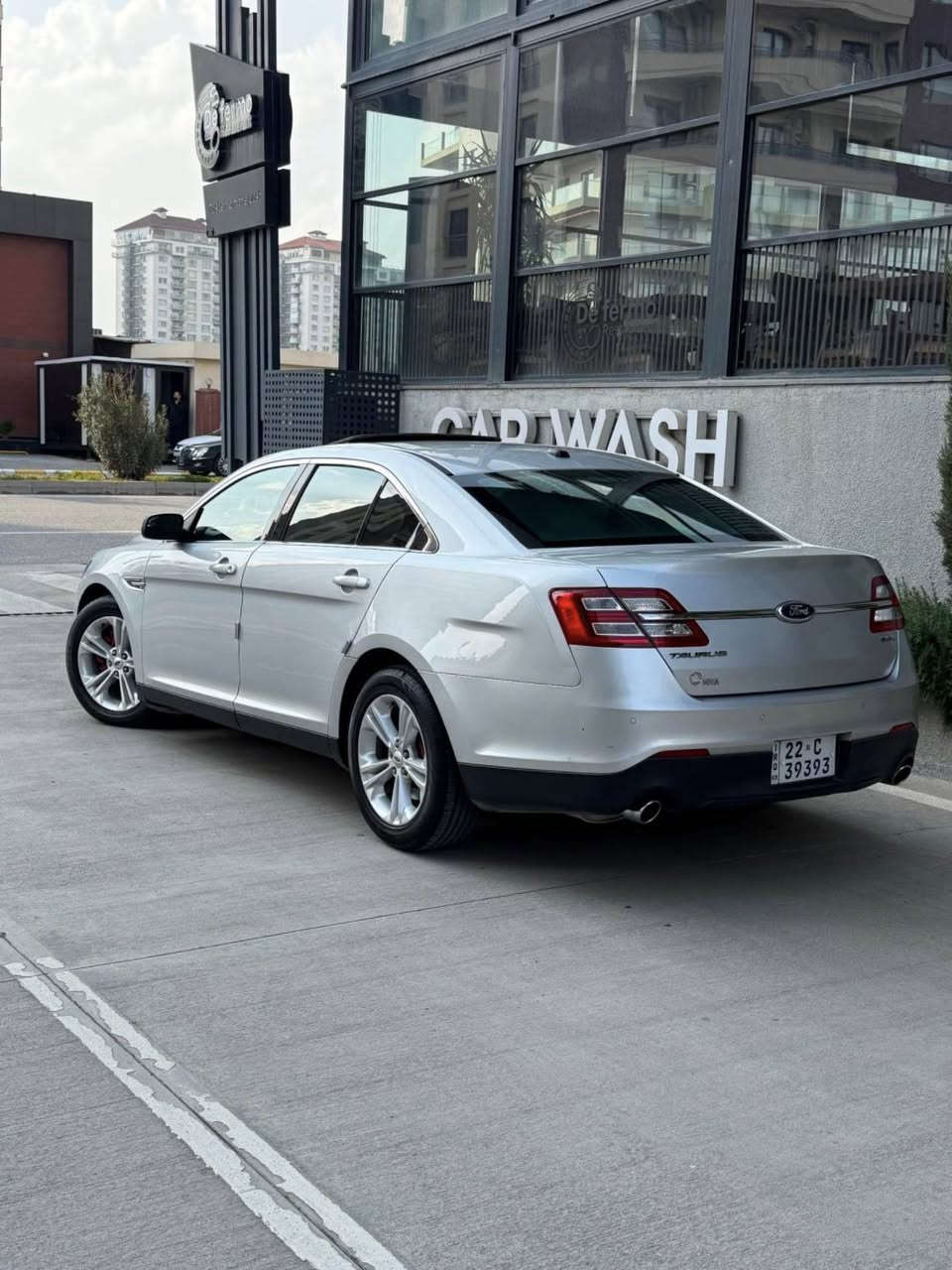 Ford Taurus 2013
فورد توروس ٢٠١٣ Sel سفر شركه نيفا 

سەیارەکە ماشاءالله  زۆر جوانەو تازەیە سەنەوی تازەیە تا ٢٠٣٠ بە ناوی خاوەنەکەیەتی

بێ بۆیاخە سپێری شەریکەی دا نەگیراوە 

مەجالێکی کەم

نرخ: https://t.me/krd_c4rs/354

ژ.م خاوەنی: ***********

شوێن: سلێمانی
