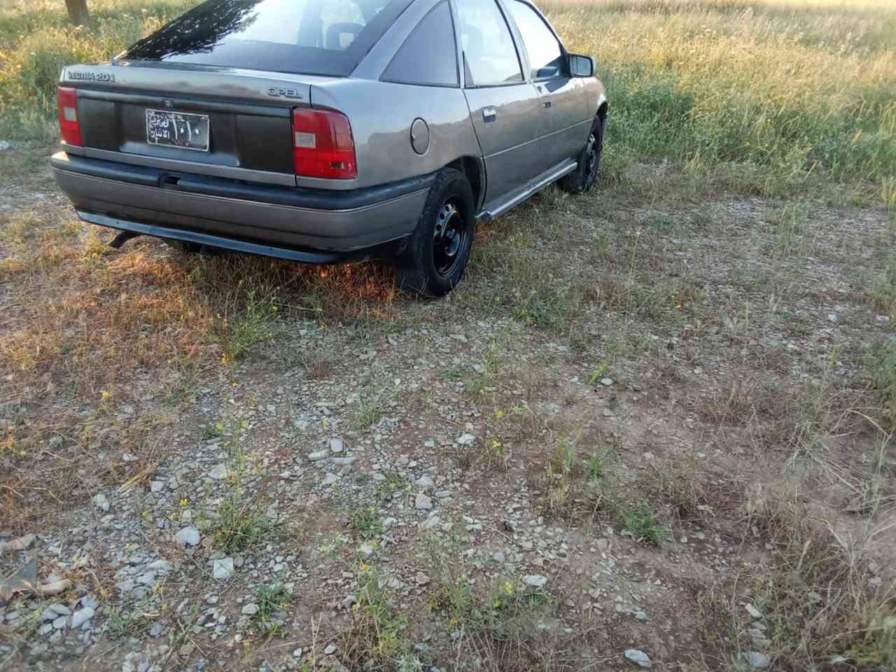 ئؤبل فيكترا موديل 92مةكينةى 20 گيرومةكينةى بةشةرت كارةباى و فلجةى ئيشدةكات جوارتاى تازة جوارجام كارةباى بيش و دواى  داعمى نيية سةيارةكة مالى دؤستة سةيارةكة علوجة  شوين عةربةت ***********.      ***********
