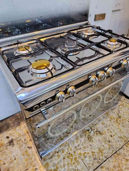 طباخ رويال المصري طباخ اخو الجديد افران منفصله يشتغل فوك وجوه بنفس الوقت او طفين واحد وشغلين واحد حسب الرغبه العنوان بغداد الامين شارع صيدليه النضاميه قرب افران السلام ***********
