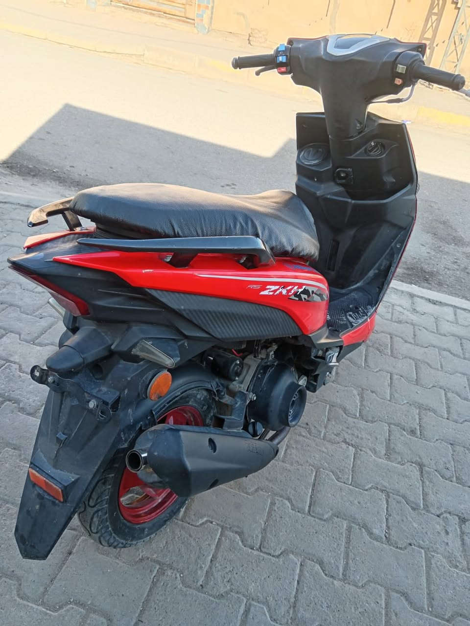 السلام عليكم دراجة ماكس صيني قبل شهرين نازلة من المعرض دراجة جديدة ولا شخط بيهة نكرة سلف سعر 550 قفلهة العنوان كربلاء حي الحسين ***********
