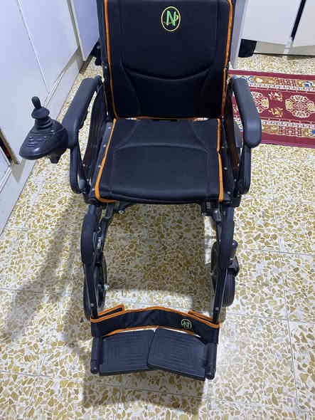 عربانه شحن للبيع جديده ما مستخدمه سعر ٤٥٠/بس واتساب متوجد ***********
