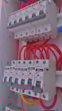 فني كهرباء ⚡  متفرغ للصيانة وترميم المنازل تئسيس المنازل والمحلات 🏘️  ...