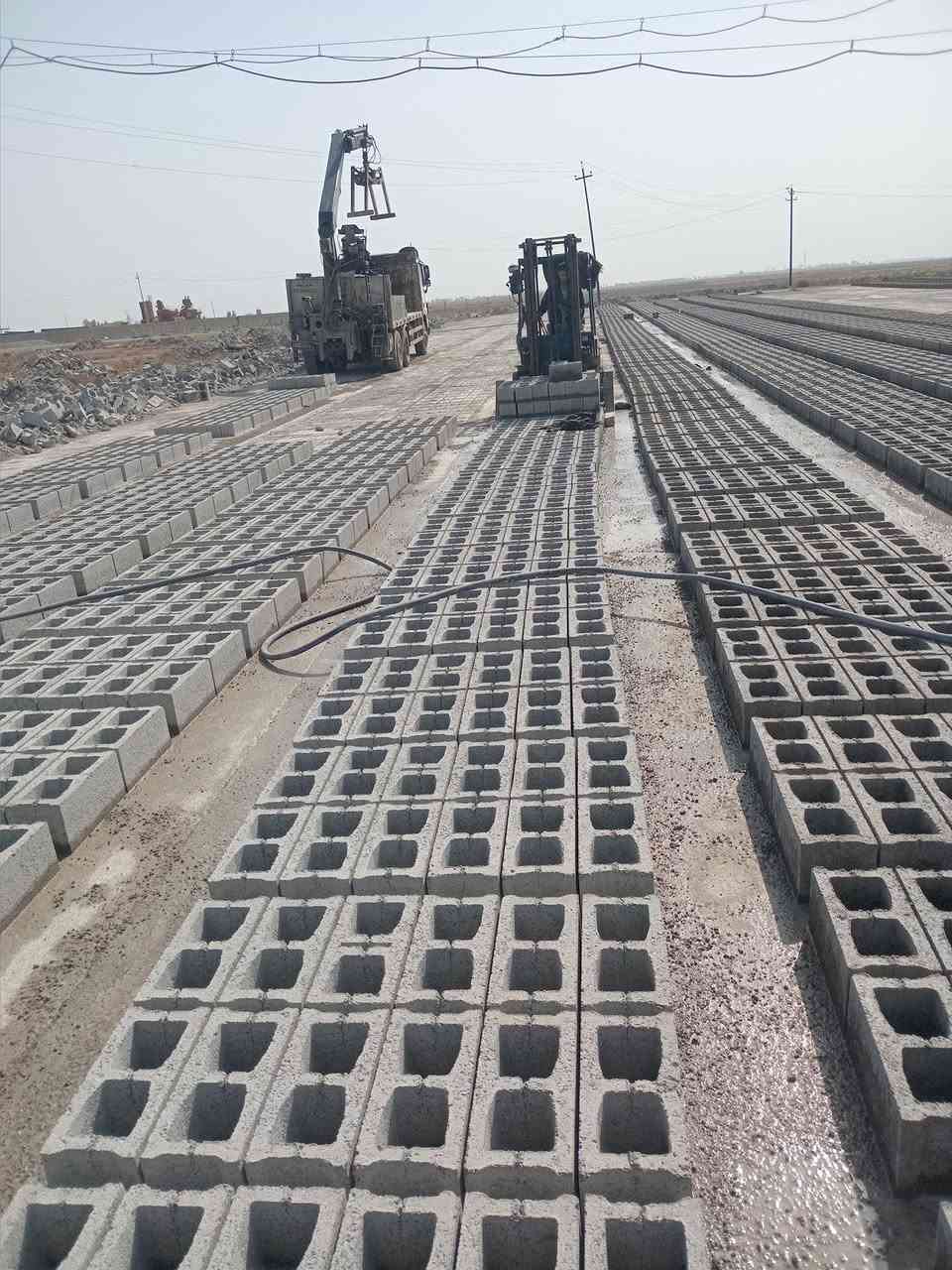 السلام عليكم 
يتوفر بلوك درجة اولى ثقيل (2 كيلو) اسمنت  سعر 1000بلوكة 450 مطروح بالمعمل بدون توصيل  .وايضا يوجد توصيل كافة مناطق ديالى وبغداد و اب سعار تنافسية ...للاستفسار ***********
