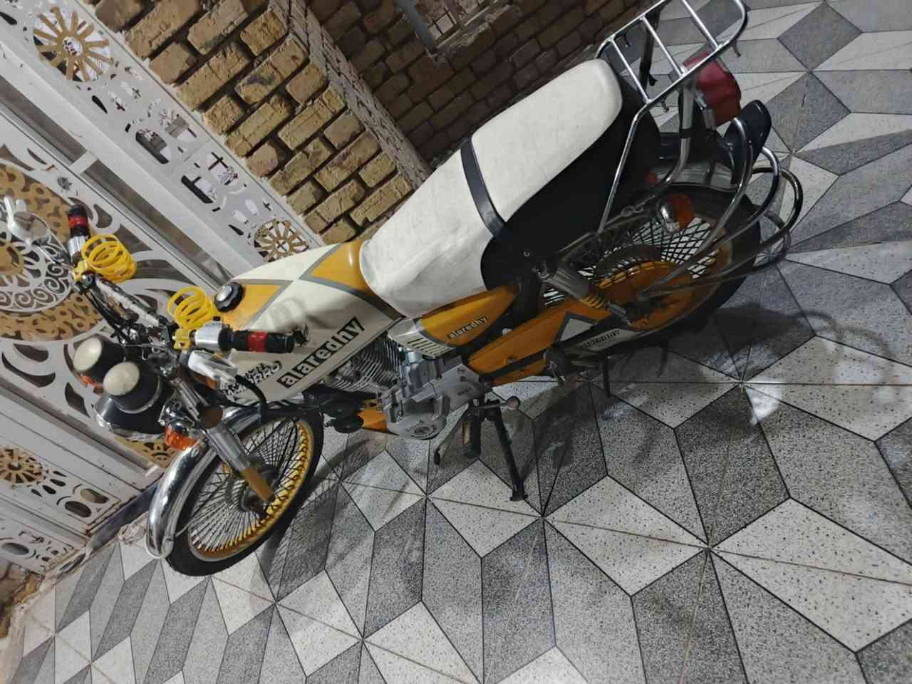 دراجه نامه مديل 22 وضع شريكه مكفوله اوراق اصولي مدفوعه كمارك السعر خاص المكان الديوانيه الحمزه الشرقي رقم المبايل ***********
