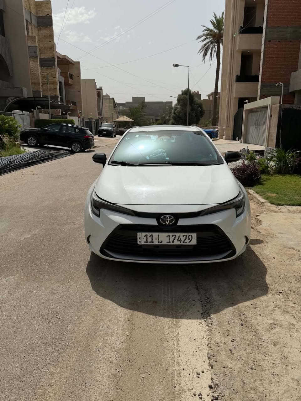 السلام عليكم كورلا هايبرد 2024 شكل الامريكي ماشيه 41 باسمي مكفولة عدا طخة بسيطه جدا بالجاملغ الامامي الأيسر موضحه بالصوره مواصفات فول بصمه فتحه راردار كشن جلد احمر  ومسستمه وجاهزة بدون اي نقص السعر 142 بيها مجال بسيط عنوان بغداد ‏‪0771 125 7631‬‏
