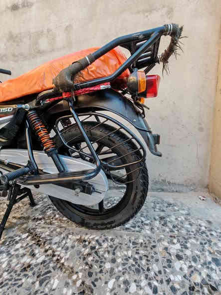 بوكسر 22شكل  شكل 2023 
اوراق صولي شرط ترقيم
بسمي من شركه
ماشيه 12 الف حقيقي
كفاله عامه كفاله عامه
َمال جناي مامشتغله دلفري ابد
سعر ١٢٥٠ شراي بيك خير ودلل
بعداد ***********
زوج تاير جديد صلي
