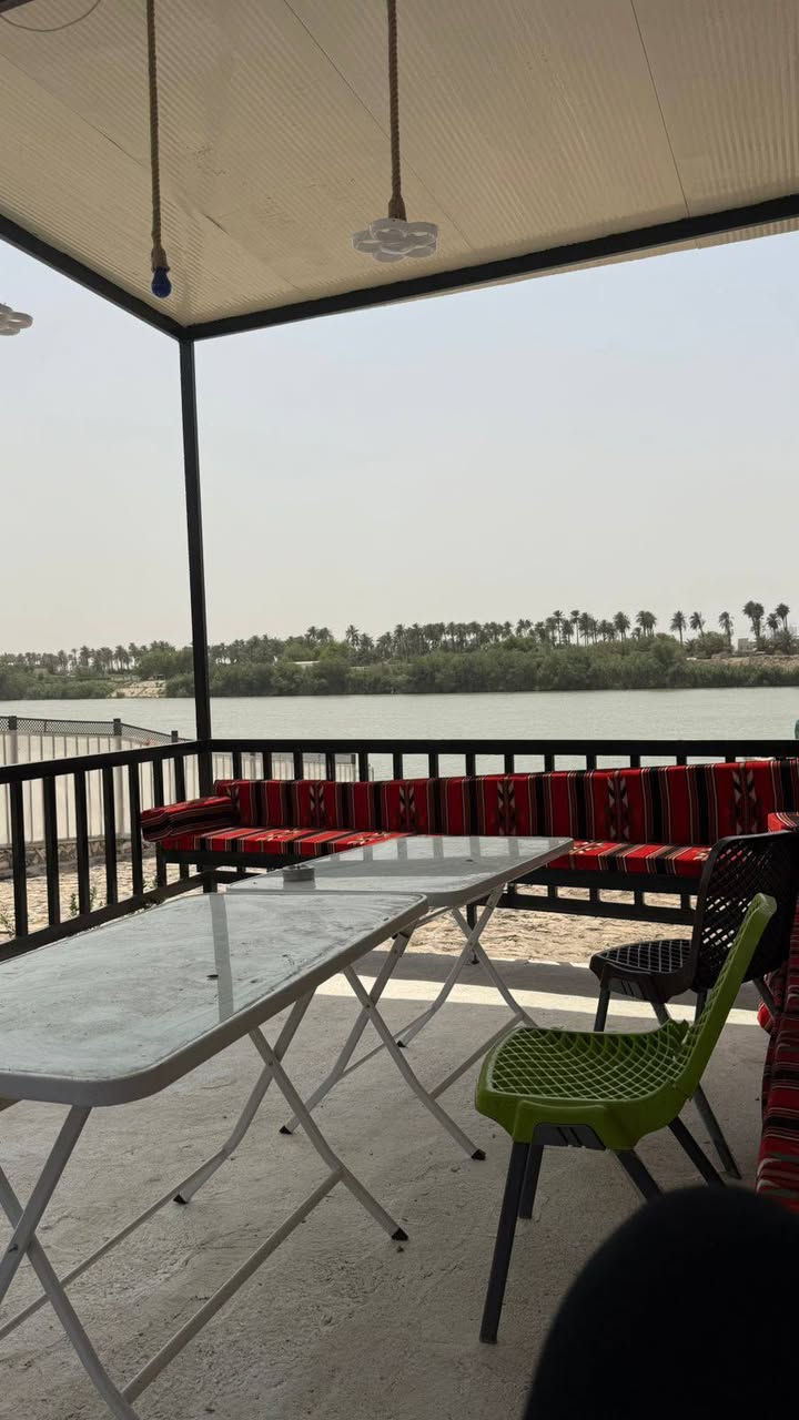 مزرعة للعوائل✔️والشباب.  موثقه بتطبيق اجرلي- Ajirly لتأجير المزارع السياحية        
على شط دجله بغداد الزعفرانيه
بنضام الشفتات✔️
شفت صباحي من9الى6مساء
شفت مسائي من8الى7 صباح 
متوفر✔️✔️✔️
جلسه مطله عل شط 😳
حديقة كبيرا جدا تصلح للمناسبات 🎈واعياد الميلاد 🎂🎉
مكان خارجي مخصص لشوي السمك والمشاوي 🍖
كهرباء متوفرا على مدار 24ساعه 👍
ومكيف 24بدون انقطاع 🥶
فيشه🏀
بليارد
منضده
مسبح🏊
صاله كبيرا      موثث بشكل لطيف ✔️
🛑2غرف منام 🛌
🛑2صحيات شرقي وغربي 🛀
🛑مطبخ متكامل🍽️ 
🛑كراج كبير 🚗🚙
العنوان بغداد الزعفرانيه
للحجز الاتصال ***********
🛑🛑...
متوفر واتساب او مراسله الصفحه
