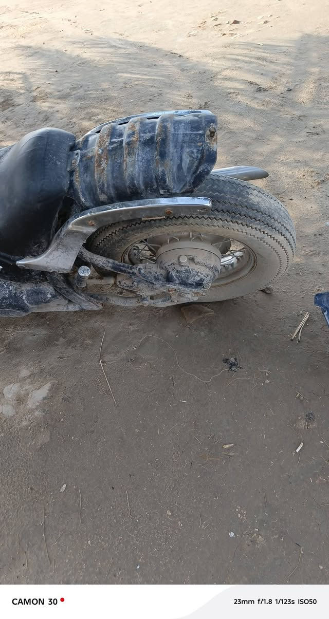 السلام عليكم هارلي مكينه بل فلين كير بل فلين تخم تاير جديد دراجه تشتغل كلشي مبيه عوزه كتف شحن وتنضيف كابريتر تشتغل إذا جيب باتري جديد رايده ب ٤٠٠وبيه مجال بسيط عنواني بابل الشوملي وهذا رقمي ***********
