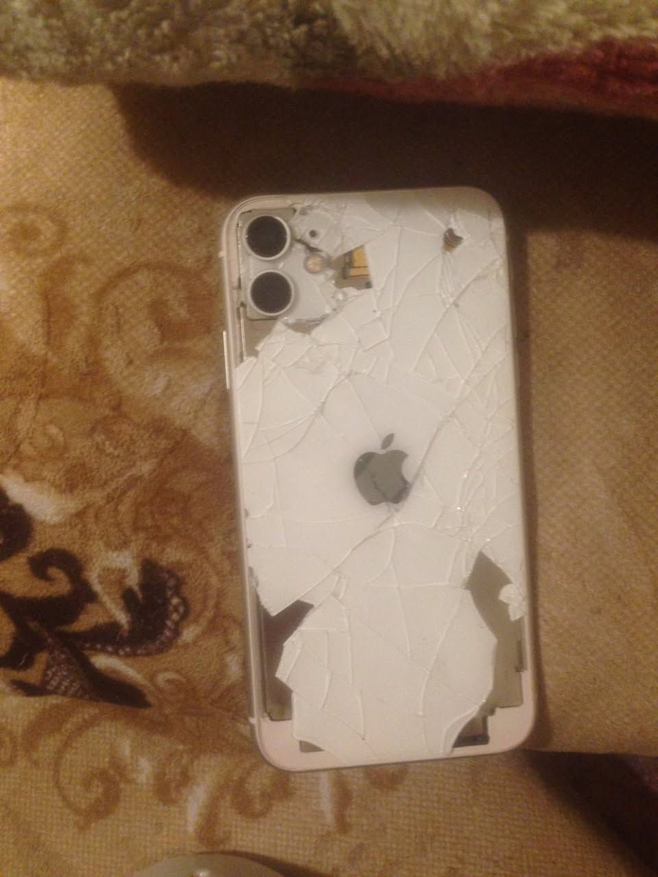 السلام عليكم عندي أيفون ١١عادي الضهر مكسور الشاشة مبدلة نوعية زينه    بصمت الوجه واكفا الباقي كلو شرط أم روس أو بيع بكاني الأيمن ذاكريه ٦٤


**إذا كنت صاحب هذا الإعلان وتريد حذفه لأي سبب، رجاءا أرسل رسالة إلى الدعم الفني**