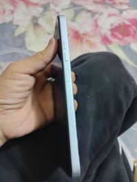 عندي تليفون للبيع سعر خاص 07722165641 بغداد