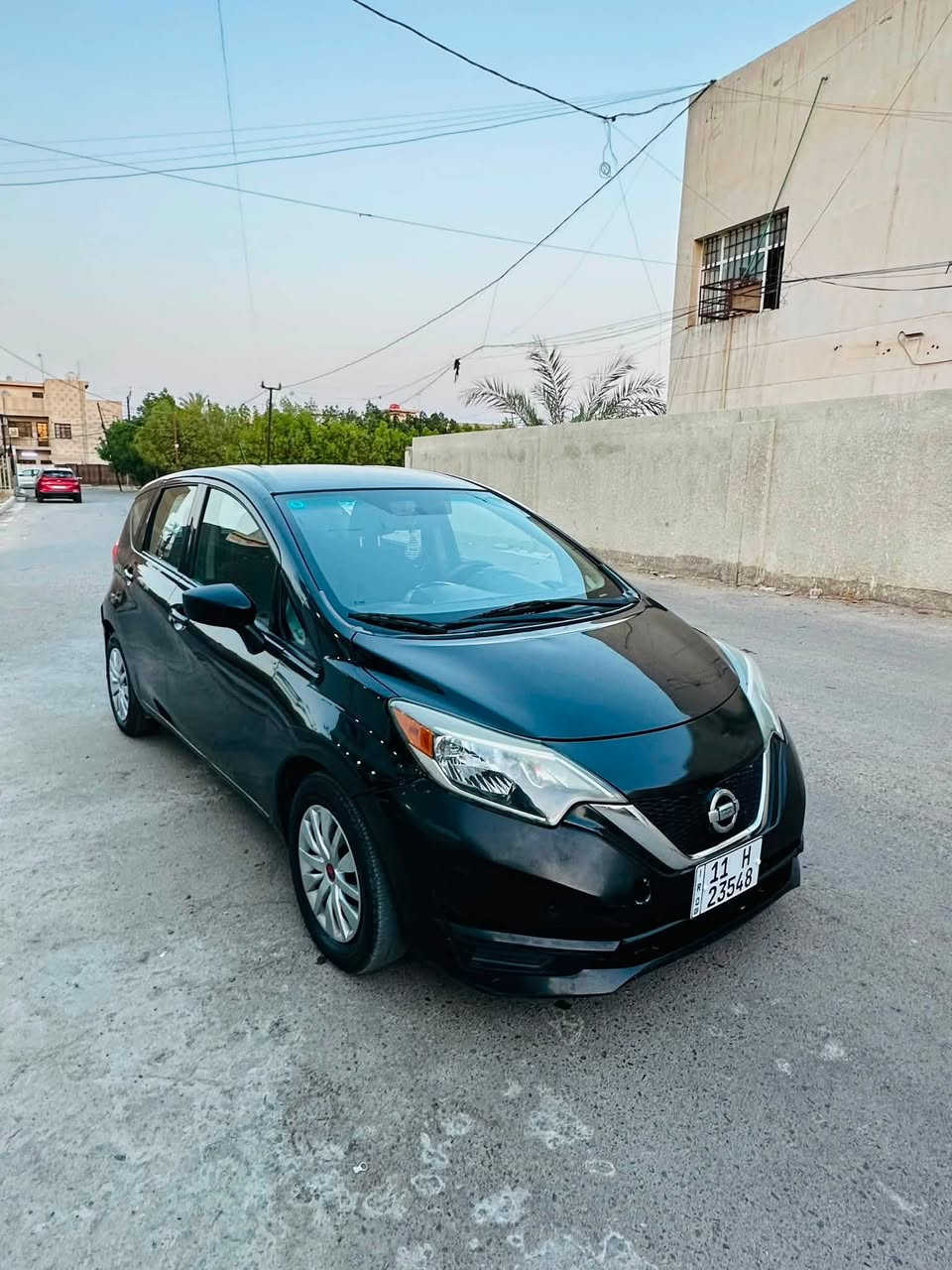 للبيع نيسان فيرسه نوووت 2018
رقم بغداد الجديد 
هزه سنويه جديده بأسمي 
محرك 1600 مكفوول 8 نوزل
كير اوتوماتيك مكفوول
صدر نظيف 
تخم تاير جديد 
باتري جديد 
ماشيه 100
تحكمات ستيرن 
شاشه وكامره 
داخل جديد على وظع الشركه
 سبيره وعدته وكتلوكاته ممستخدمه ابدد
ليبل واحد السياره بدون تبديل نهائياً 
كفااااله عامه منل ضرر والصبغ 
سياره جاهزه ونظيفه خاليه من كل نقص 
السعر 86 ورقه 
مكاني الغزاليه 
***********
