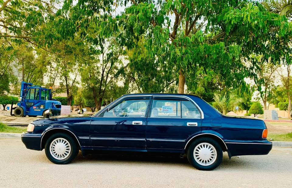 السلام عليكم ورحمة الله 
للبيع ارنب فحل طويل لون نيلي موديل 1994 رقم بغداد (باسمي) تحويل مباشر
گير ومكينه VVT شرط النظافه السياره كفاله عامه من كص ونقل وعيب وضربه قويه واصوليات جاهزه من تخم تاير كهربائيات حداديه دواخل مال جناي مكان  السياره كربلاء السعر 53 وبيها مجال 
للاتصال ***********
