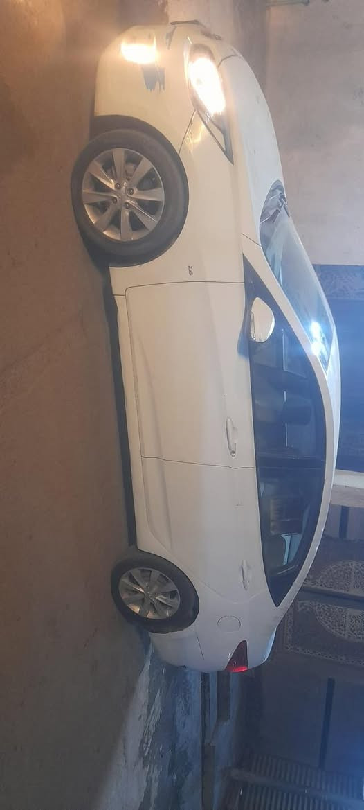 اكسنت 2012 بغداد الشركة العامة
مكينة 1600
بيها صبغ جاملغ خلفي وباب مبدله بلادي 
حساسات 
وتحكمات استيرن
السعر 88
مكانها بغداد البياع
***********
