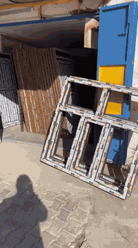 تكريت شارع الحولي • ابواب بلاستك • ابواب وشبابيك حديد