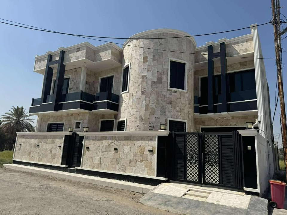 دار للبيع
مساحه ١٩٢
واجهه ١٦
نزال ١٢ 
طابو سند ٢٥
الموقع ام العظام  شارع الزهور 
يباع مع اثاث المطبخ واثاث الصاله 
للستفسار ***********
