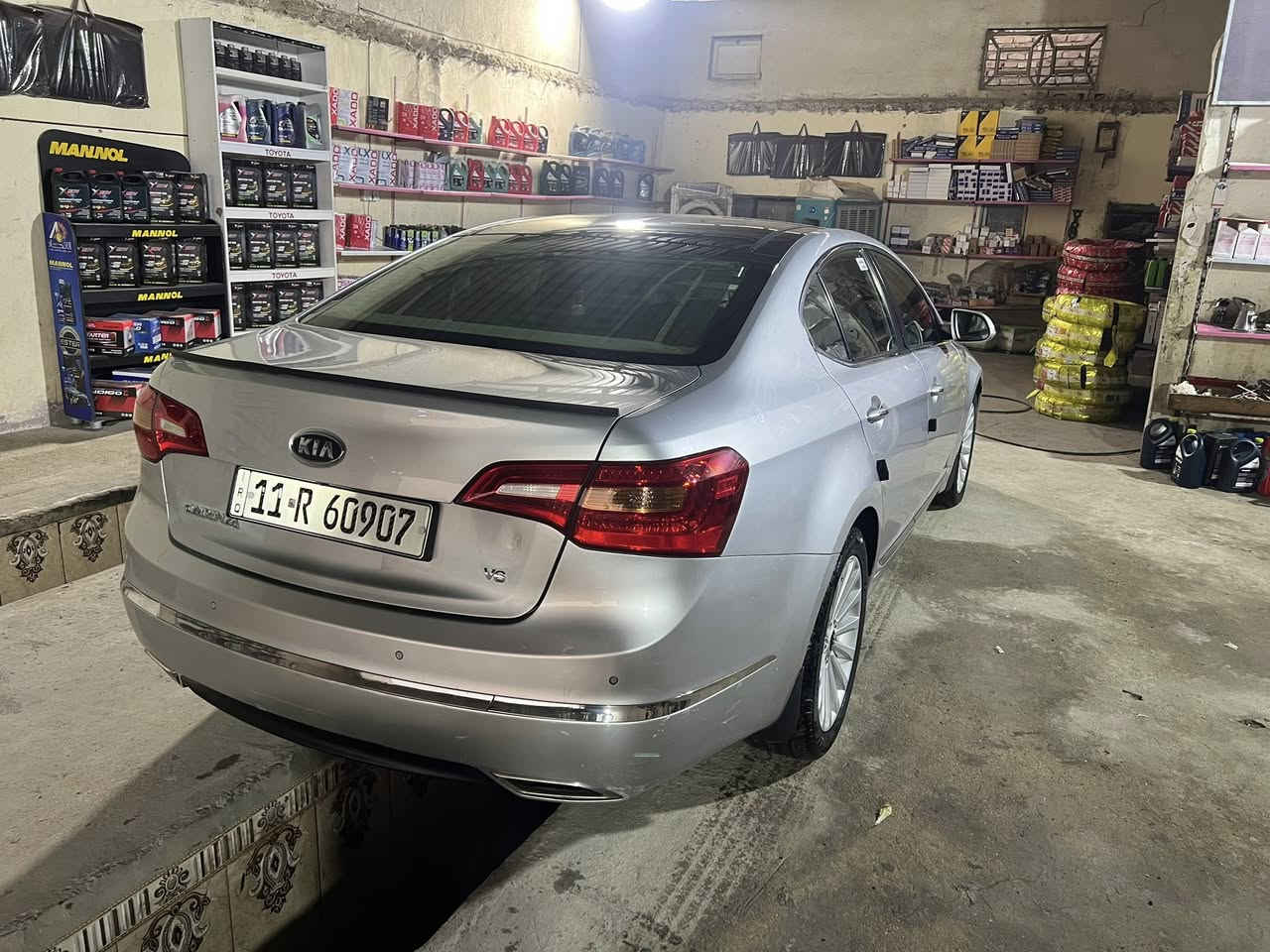 السلام عليكم شباب 
كيا كادنزا موديل 2013 خليجي 
سياره فول للخير 
جديده ما بيهه اي نقص 
كامله من كلشي 
ولا قطره صبغ 
بيهه بارد بلجاملغ الأمامي 
كير محرك صدر امامي خلفي تخم تاير كله كفاله 
السعر 125 وبيهه مجال 
الهاتف ***********
