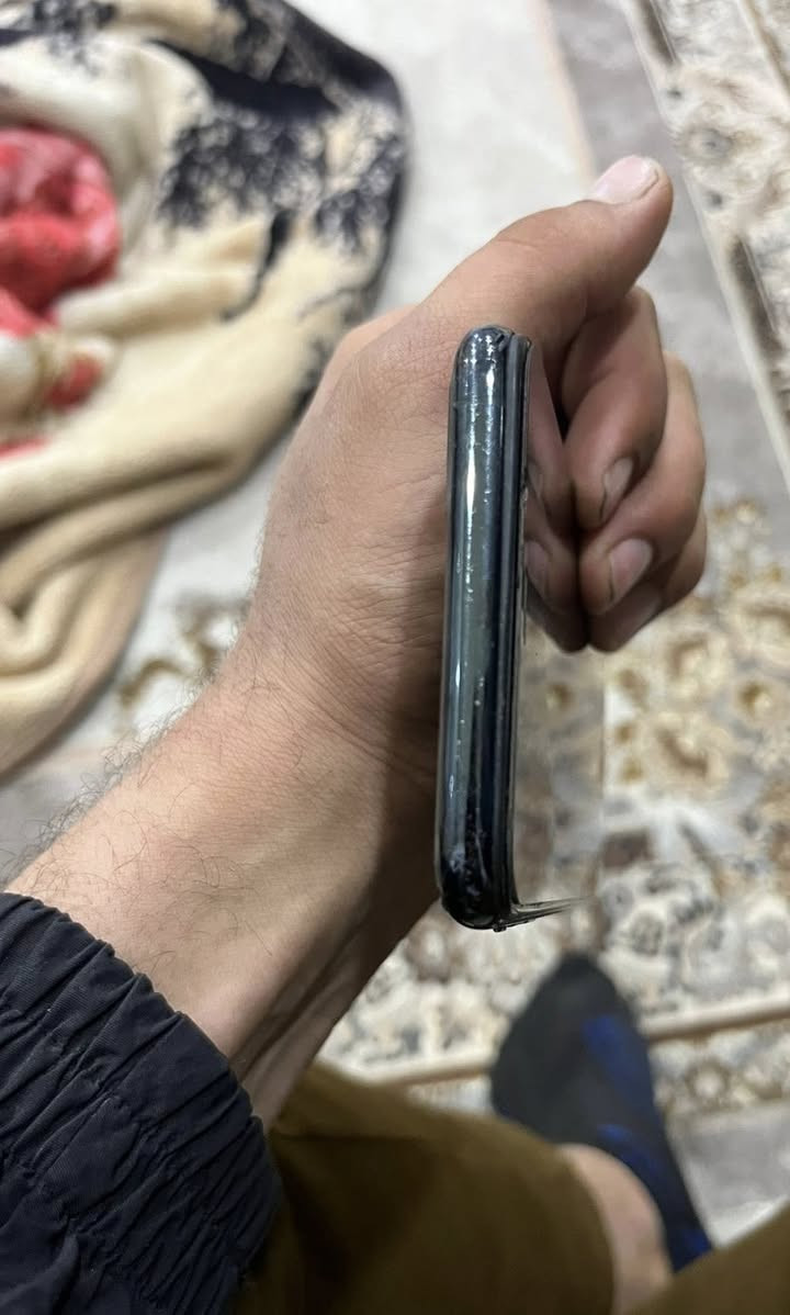 السلام عليك المو شراي يعبر للبيع او المراوس ايفون ١١ برو مكس بطاريه ١٠٠ مستبدله شاشه نوعيه جيدا الذاكره ٦٤ الجهاز كدام عينك الضهر مفطور السعر خاص مكان بغداد وتساب او تصال ***********
