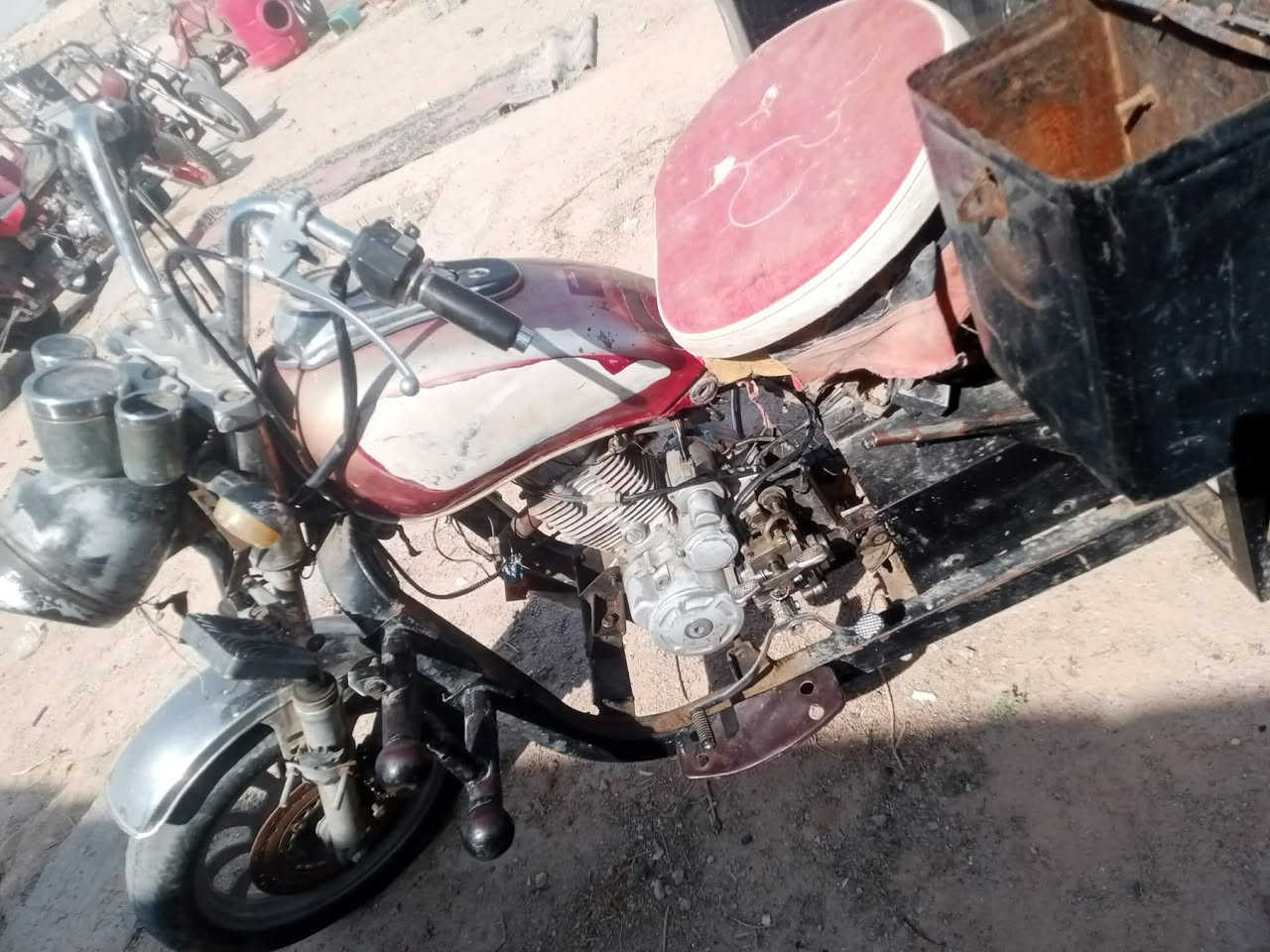 ستوته للبيع موديل 16 كلك مكفول ركبه شاصي محرك نضيف شراي يتصل *********** السعر 750 مكاني النجف الحيدريه عمود 504
