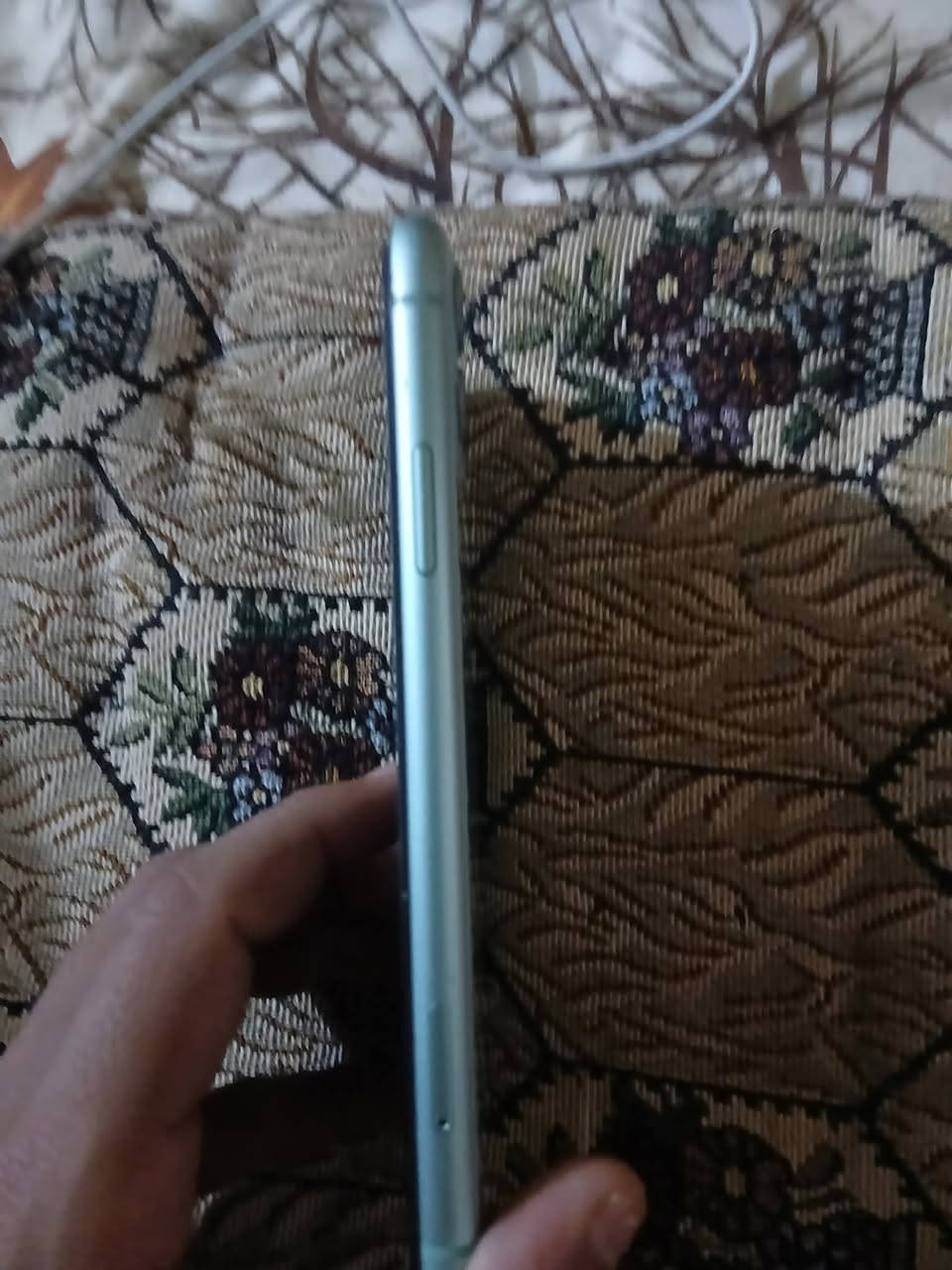 ‏iPhone 11 عادي جهاز شرط ما يعبر هوا
***********
‏مكاني مواصل جانب الأيمن
